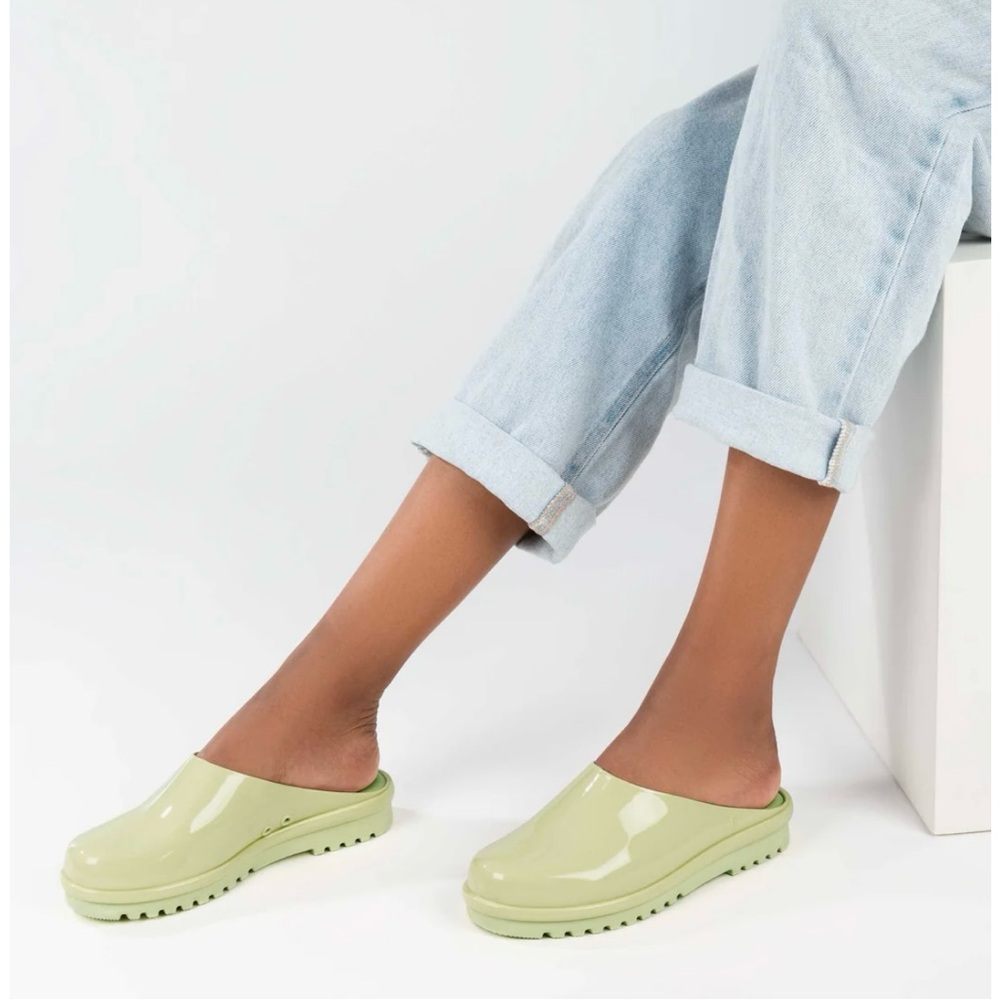 Melissa Smart Clogs